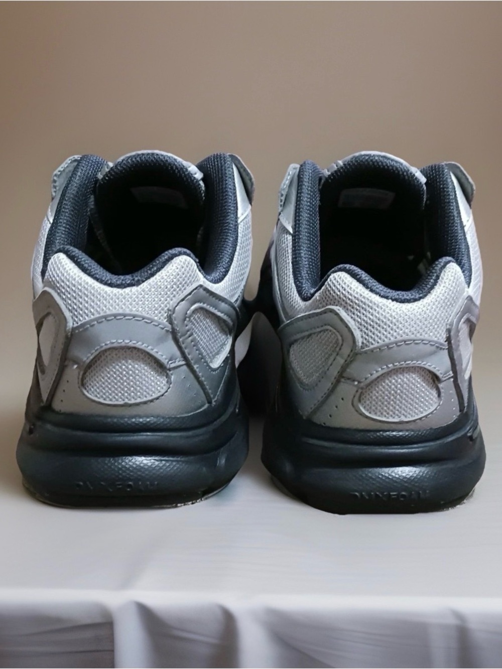 Reebok Premier Men’s Size 9 SILVER & BLACK Running Training Sneakers Shoes EUC - Picture 4 of 7